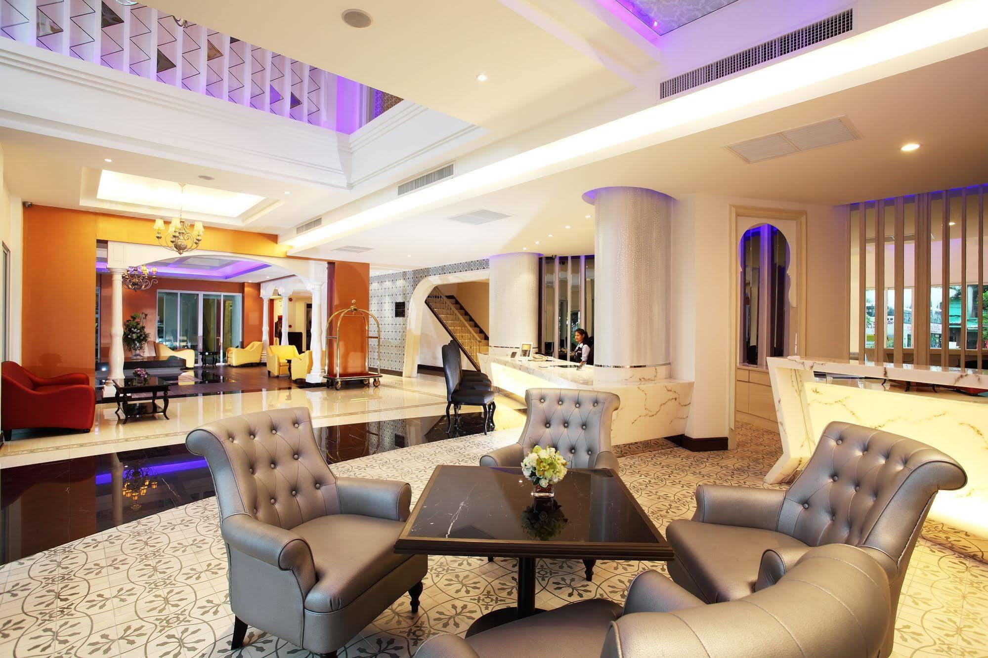 Chillax Resort - Sha Extra Plus Bangkok Exterior foto